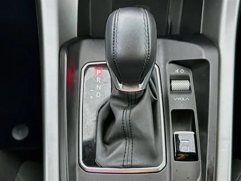 2025 Alfa Romeo Tonale - Image 15 of 19
