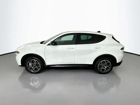 2025 Alfa Romeo Tonale - Image 3 of 19
