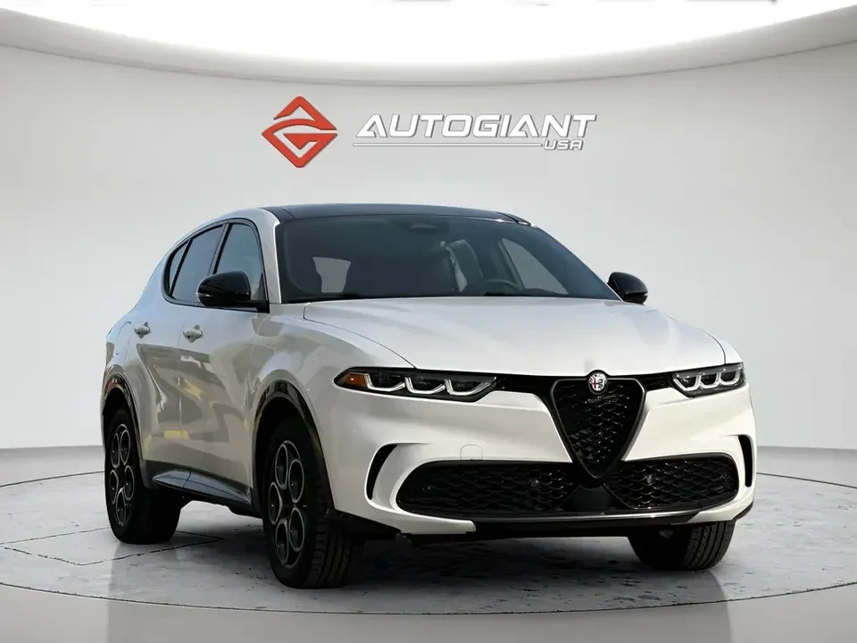 2025 Alfa Romeo Tonale - Image 15 of 20