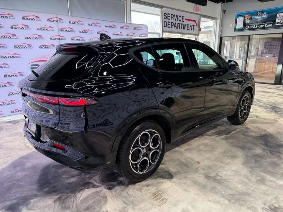 2025 Alfa Romeo Tonale - Image 7 of 21