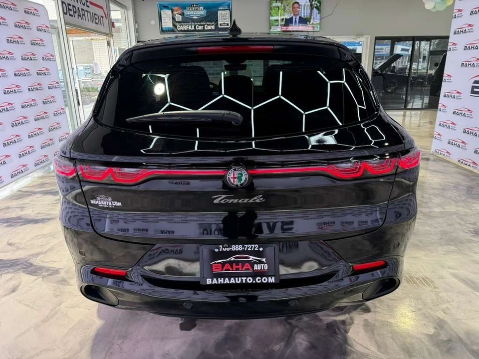 2025 Alfa Romeo Tonale - Image 8 of 21