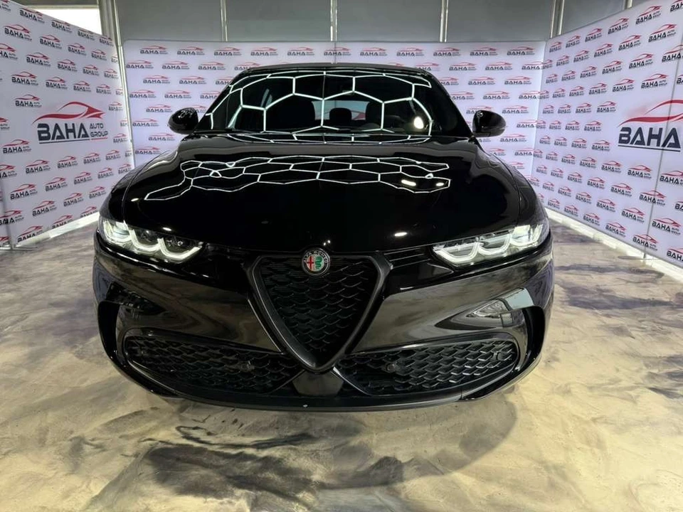 2025 Alfa Romeo Tonale - Image 2 of 21