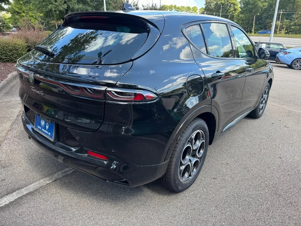 2025 Alfa Romeo Tonale - Image 6 of 9