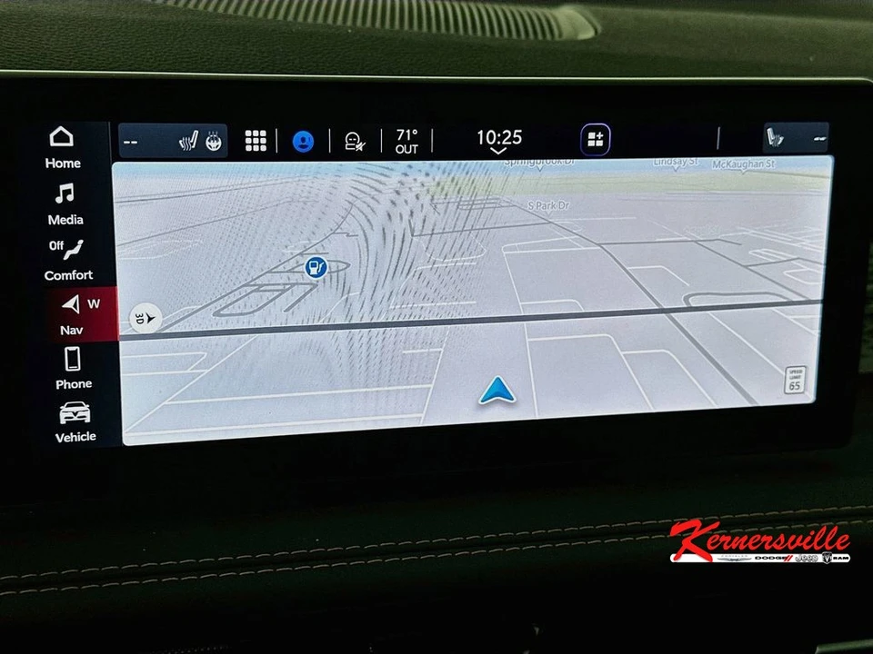 2025 Alfa Romeo Tonale - Image 19 of 24