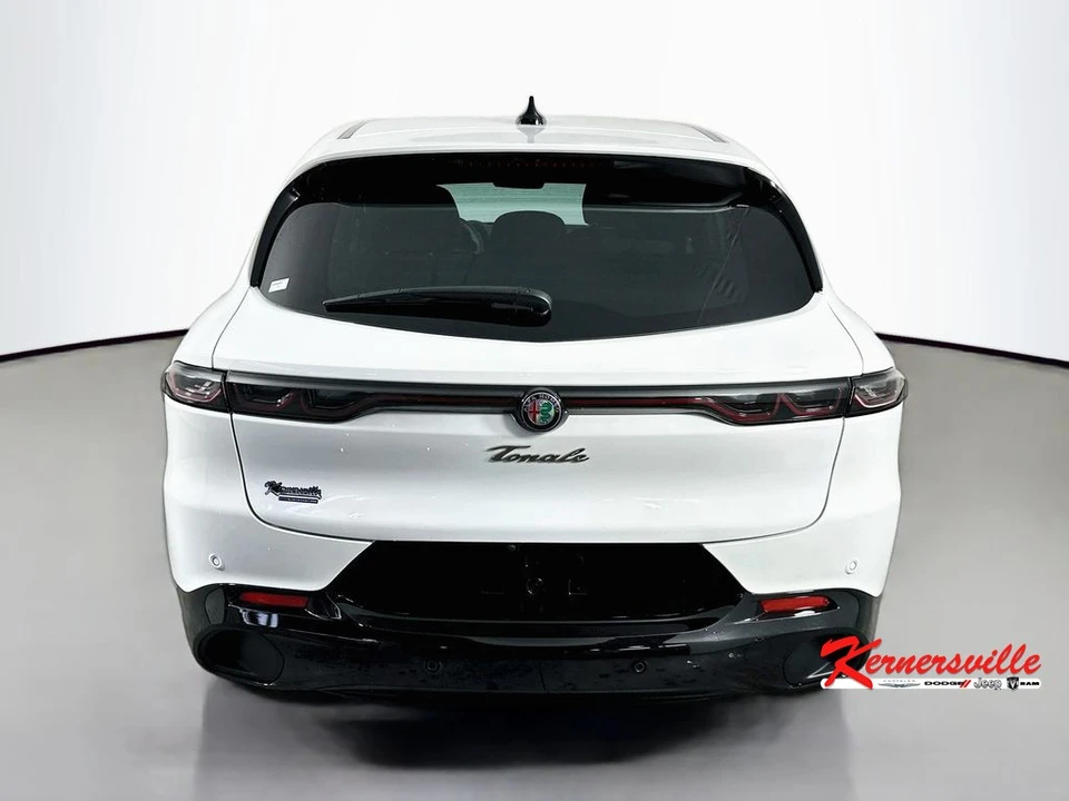 2025 Alfa Romeo Tonale - Image 6 of 24