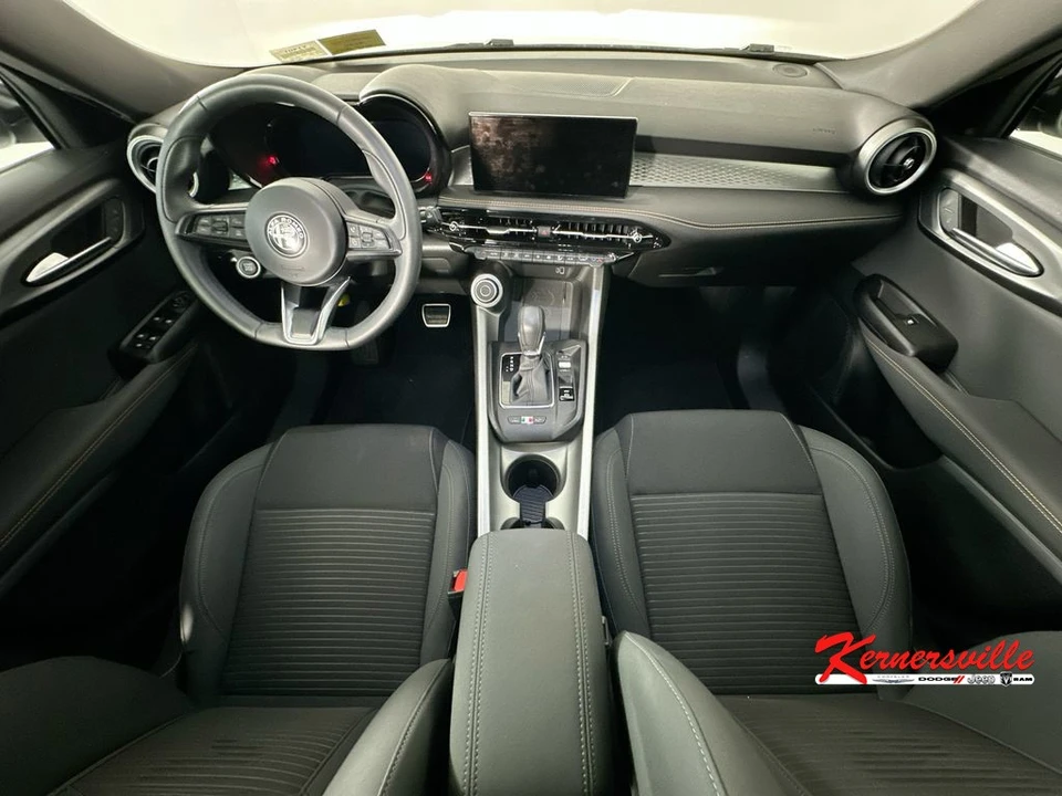 2025 Alfa Romeo Tonale - Image 10 of 24