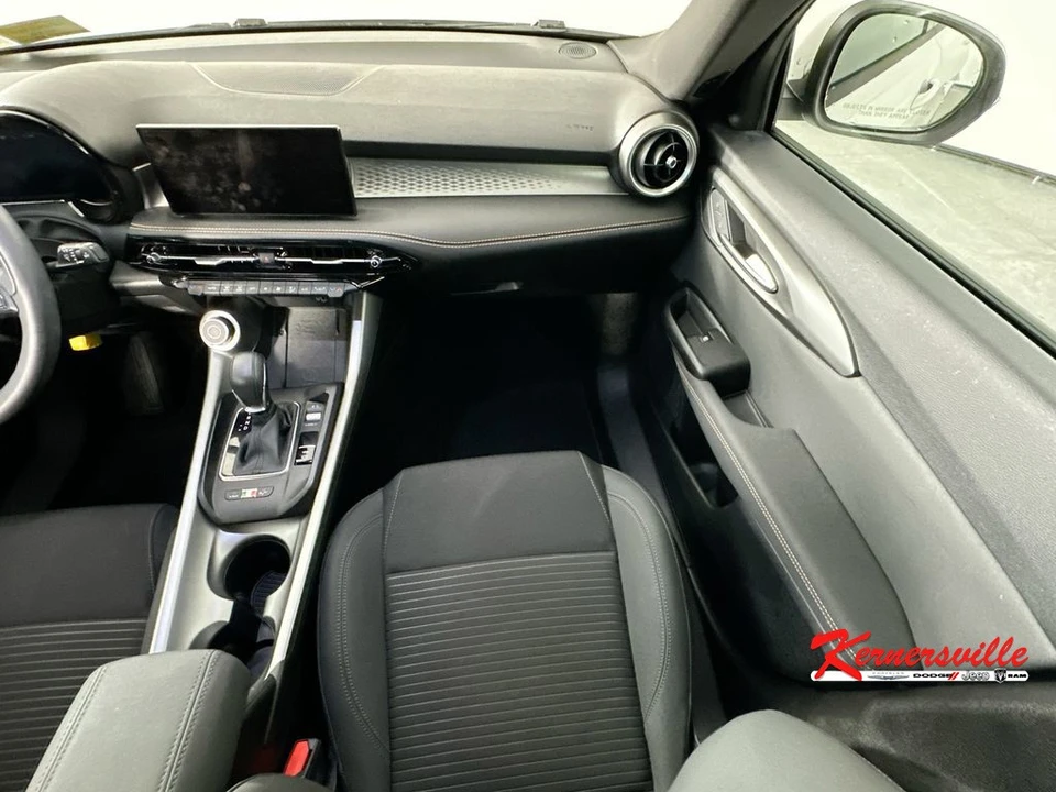 2025 Alfa Romeo Tonale - Image 11 of 24