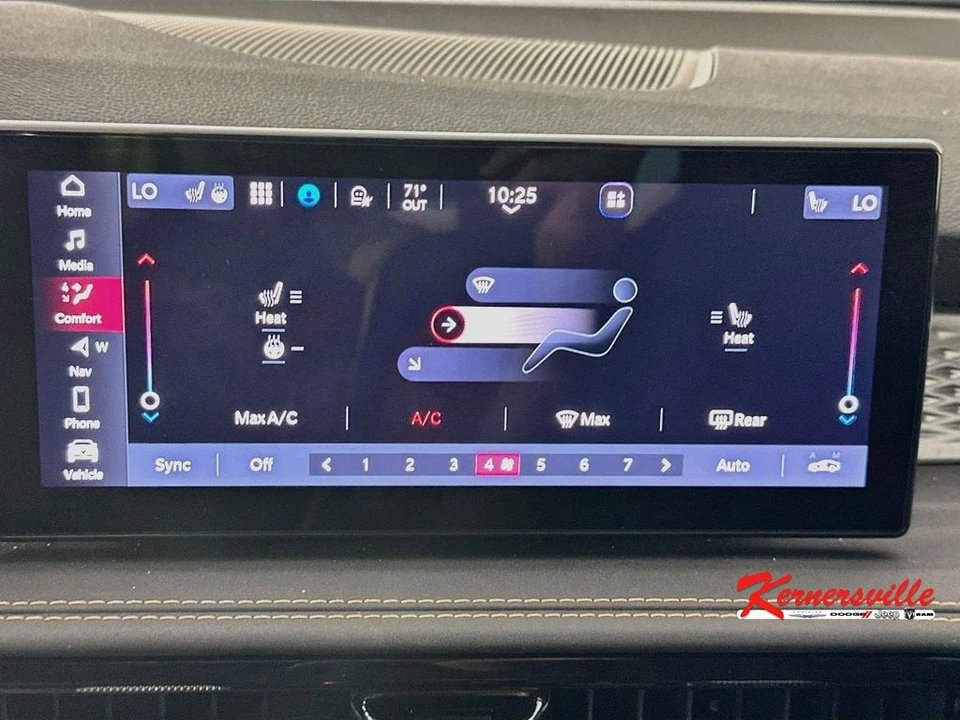 2025 Alfa Romeo Tonale - Image 18 of 24