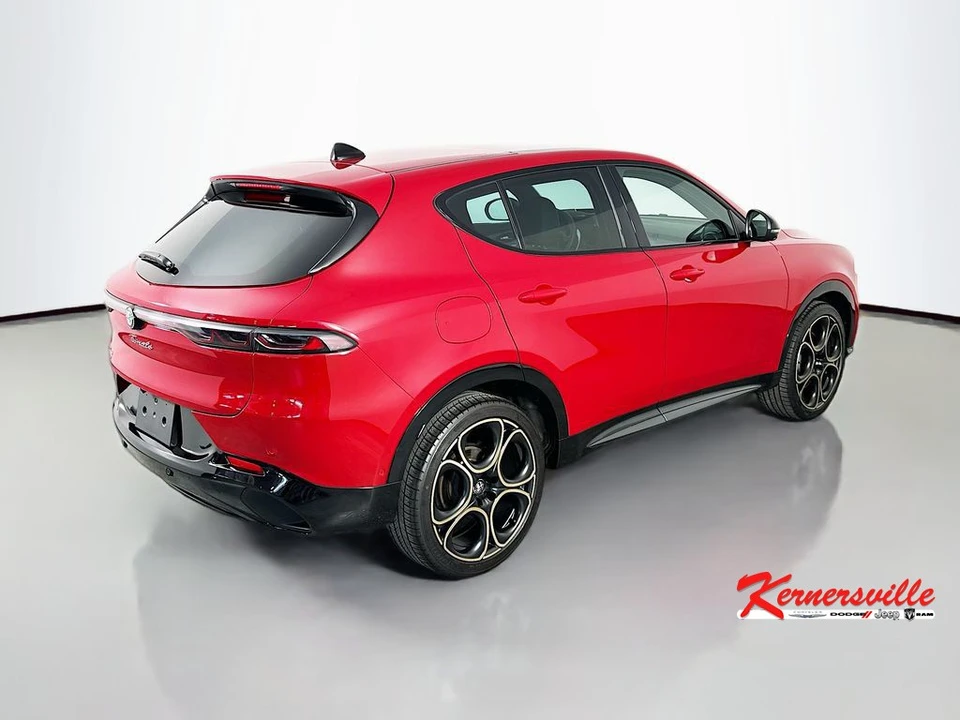 2025 Alfa Romeo Tonale - Image 7 of 24