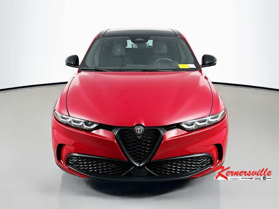 2025 Alfa Romeo Tonale - Image 2 of 24