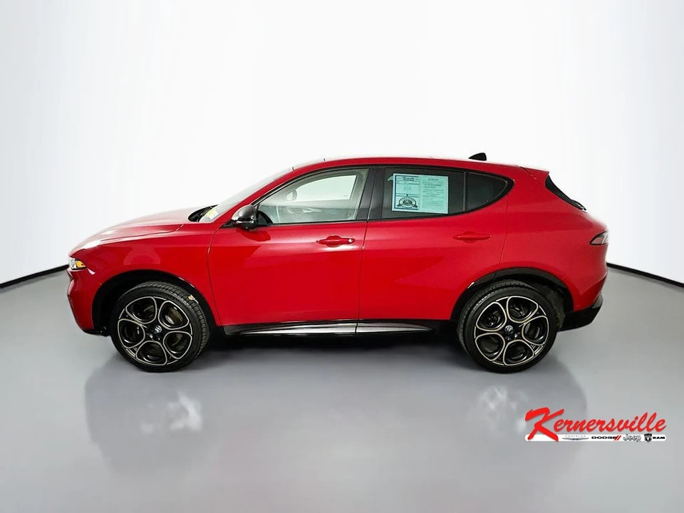 2025 Alfa Romeo Tonale - Image 4 of 24