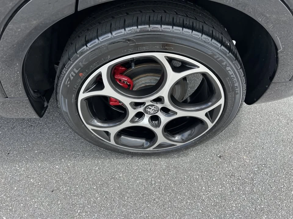 2025 Alfa Romeo Tonale - Image 10 of 20