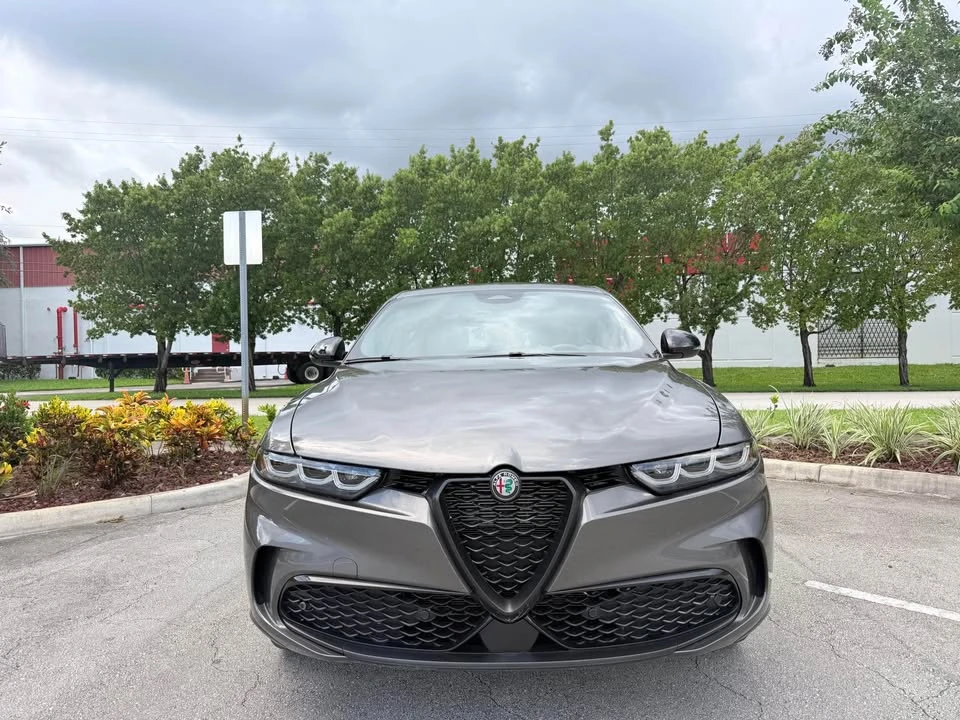 2025 Alfa Romeo Tonale - Image 5 of 18