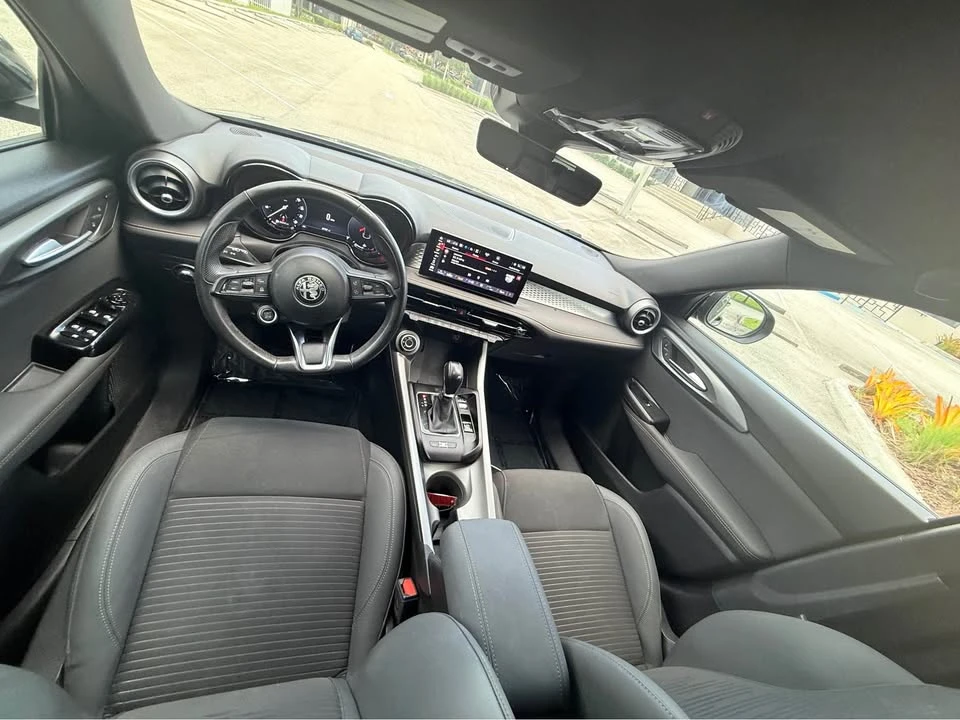 2025 Alfa Romeo Tonale - Image 11 of 18