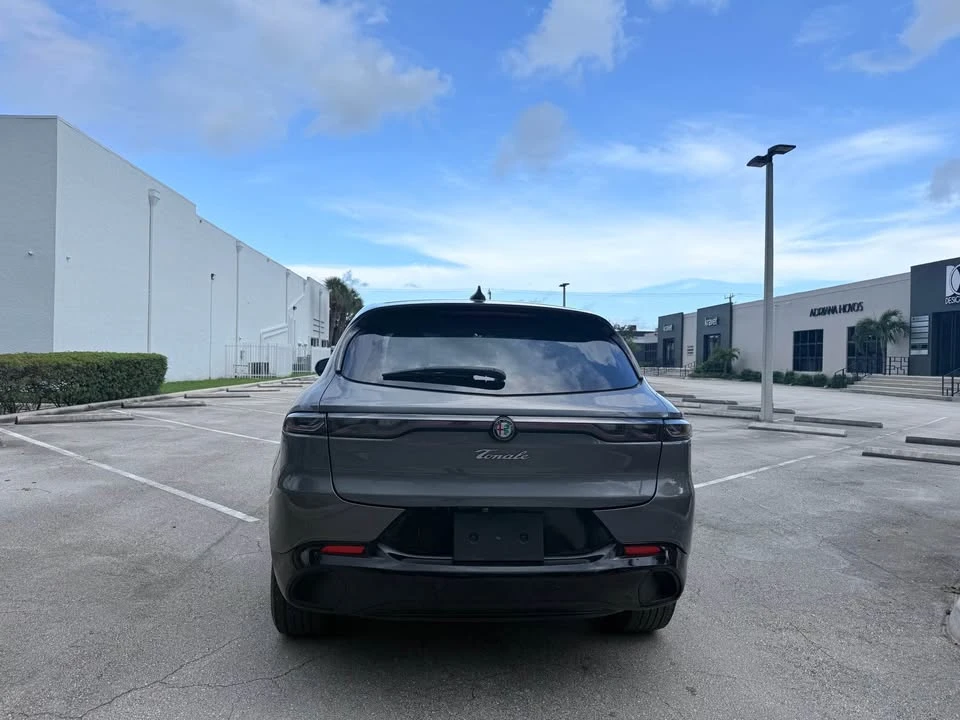 2025 Alfa Romeo Tonale - Image 6 of 18