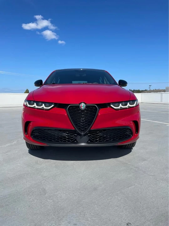 2025 Alfa Romeo Tonale - Image 2 of 8