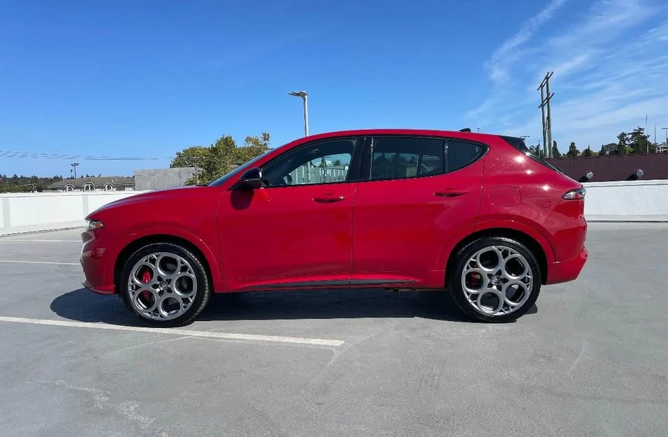 2025 Alfa Romeo Tonale - Image 3 of 8