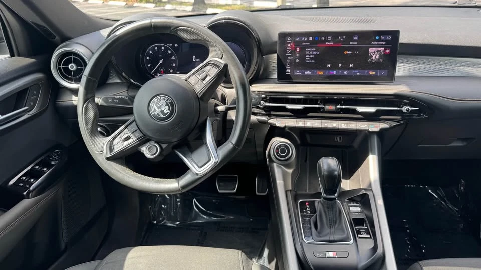 2025 Alfa Romeo Tonale - Image 11 of 20