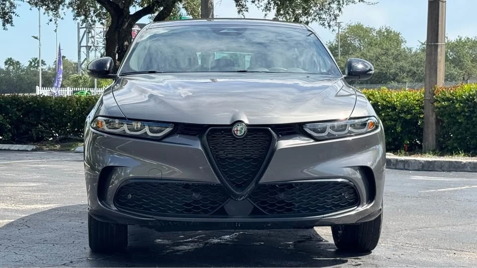 2025 Alfa Romeo Tonale - Image 5 of 20