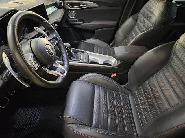 2025 Alfa Romeo Tonale - Image 8 of 20
