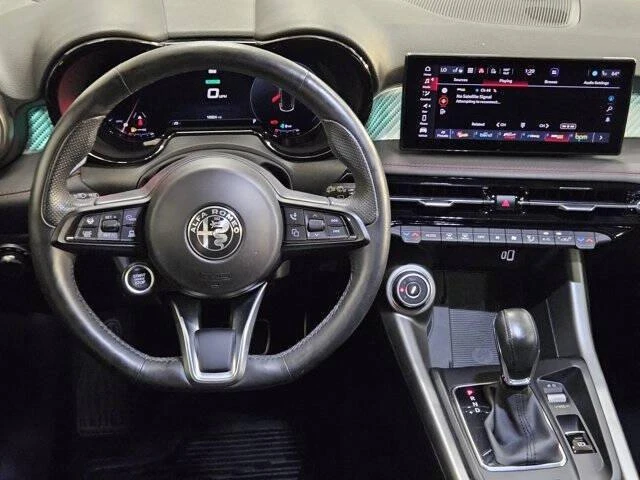 2025 Alfa Romeo Tonale - Image 10 of 16