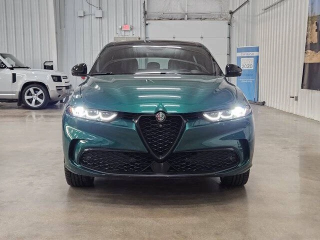 2025 Alfa Romeo Tonale - Image 2 of 16