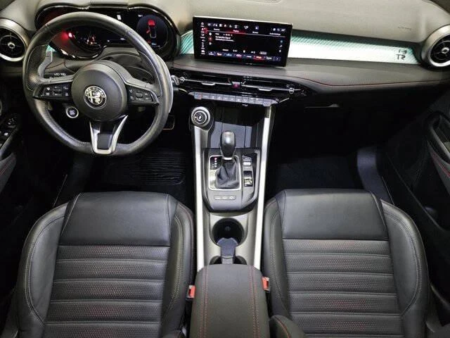 2025 Alfa Romeo Tonale - Image 9 of 16
