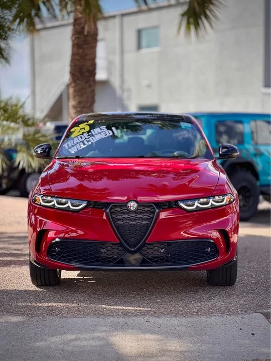 2025 Alfa Romeo Tonale - Image 3 of 10