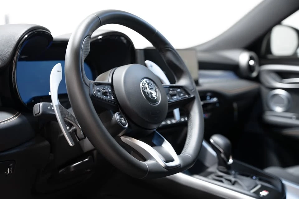 2025 Alfa Romeo Tonale - Image 11 of 13