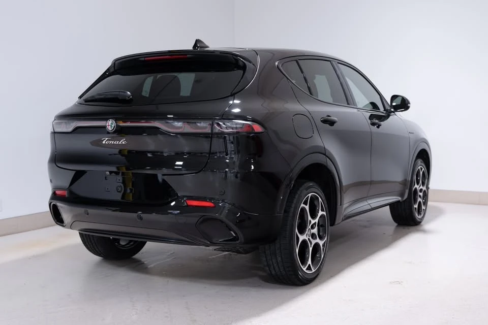 2025 Alfa Romeo Tonale - Image 5 of 13