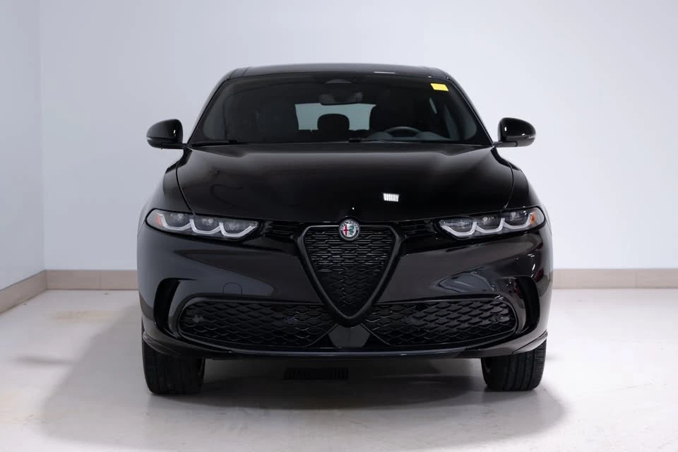 2025 Alfa Romeo Tonale - Image 2 of 13