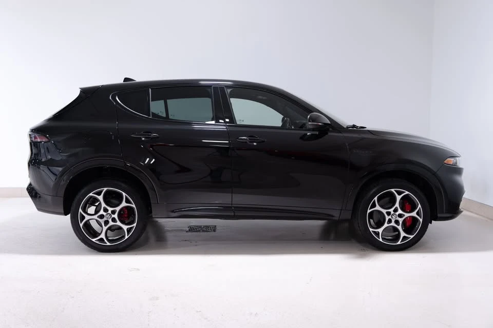 2025 Alfa Romeo Tonale - Image 4 of 13