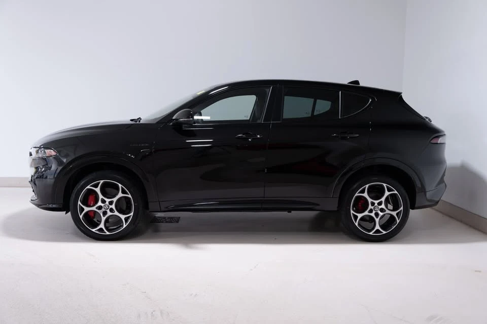 2025 Alfa Romeo Tonale - Image 8 of 13