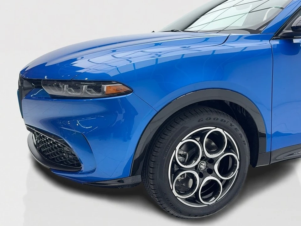 2025 Alfa Romeo Tonale - Image 6 of 12