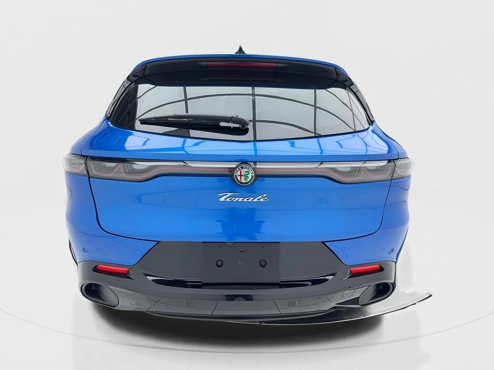 2025 Alfa Romeo Tonale - Image 10 of 12