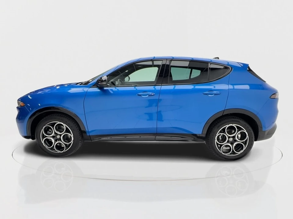 2025 Alfa Romeo Tonale - Image 7 of 12