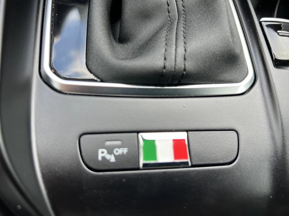 2025 Alfa Romeo Tonale - Image 25 of 31