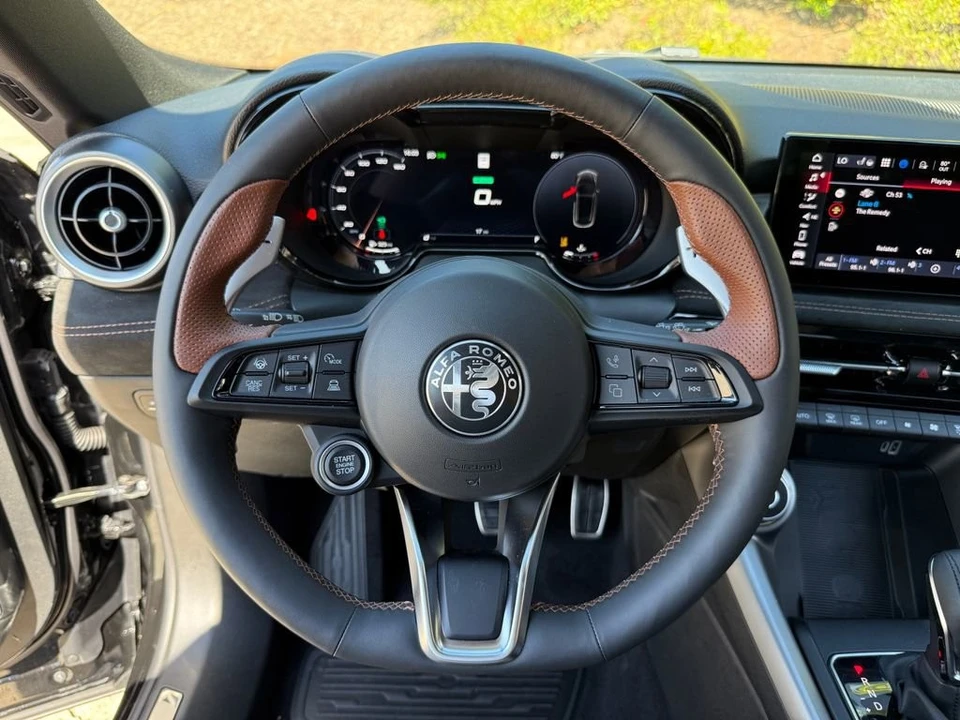 2025 Alfa Romeo Tonale - Image 5 of 21