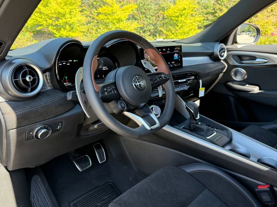 2025 Alfa Romeo Tonale - Image 19 of 21