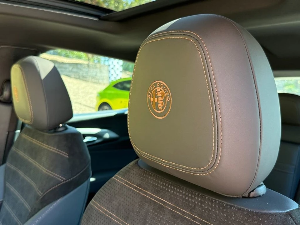 2025 Alfa Romeo Tonale - Image 6 of 21