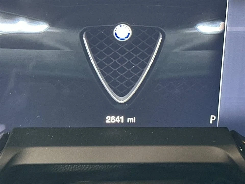 2025 Alfa Romeo Giulia - Image 14 of 18