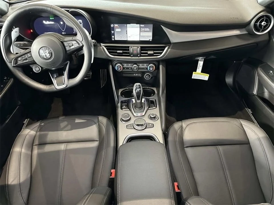 2025 Alfa Romeo Giulia - Image 6 of 18