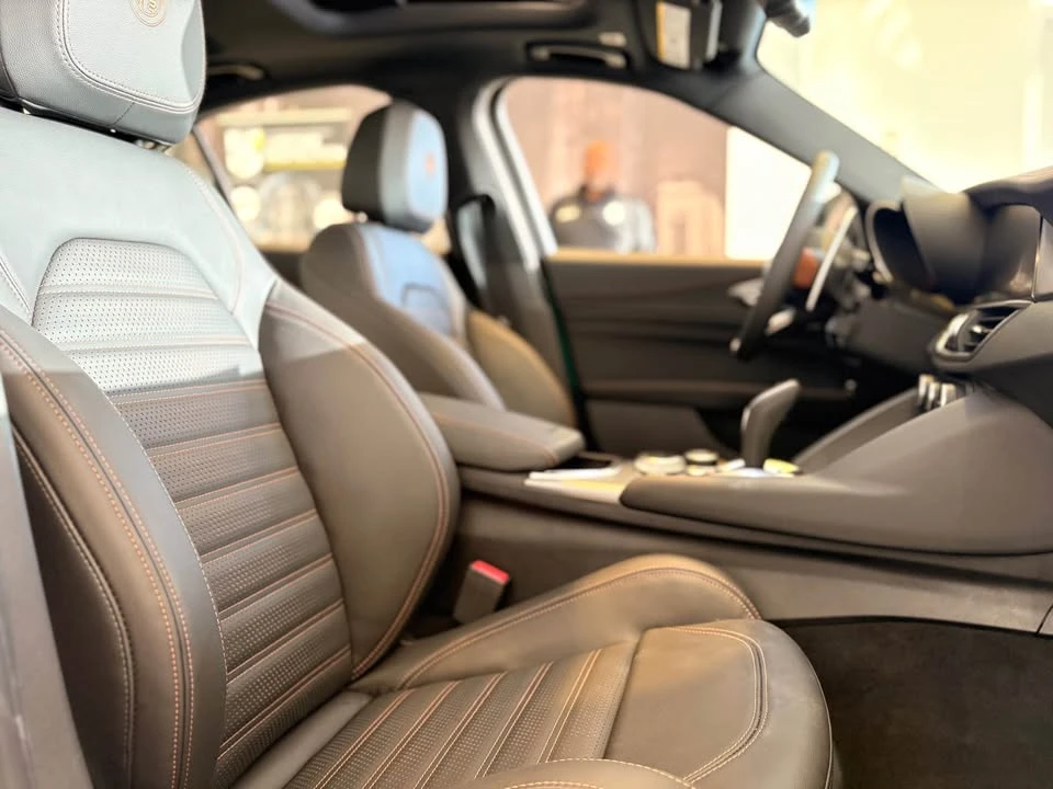 2025 Alfa Romeo Giulia - Image 3 of 4