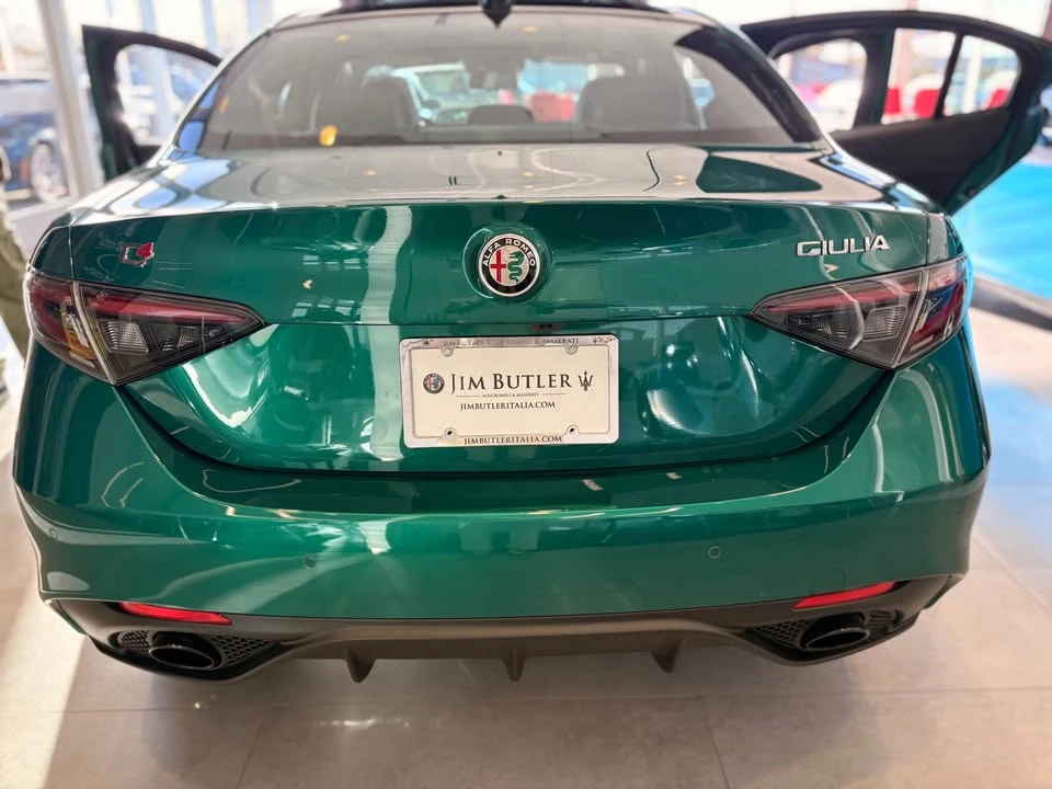 2025 Alfa Romeo Giulia - Image 2 of 4