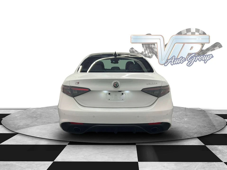2025 Alfa Romeo Giulia - Image 6 of 10