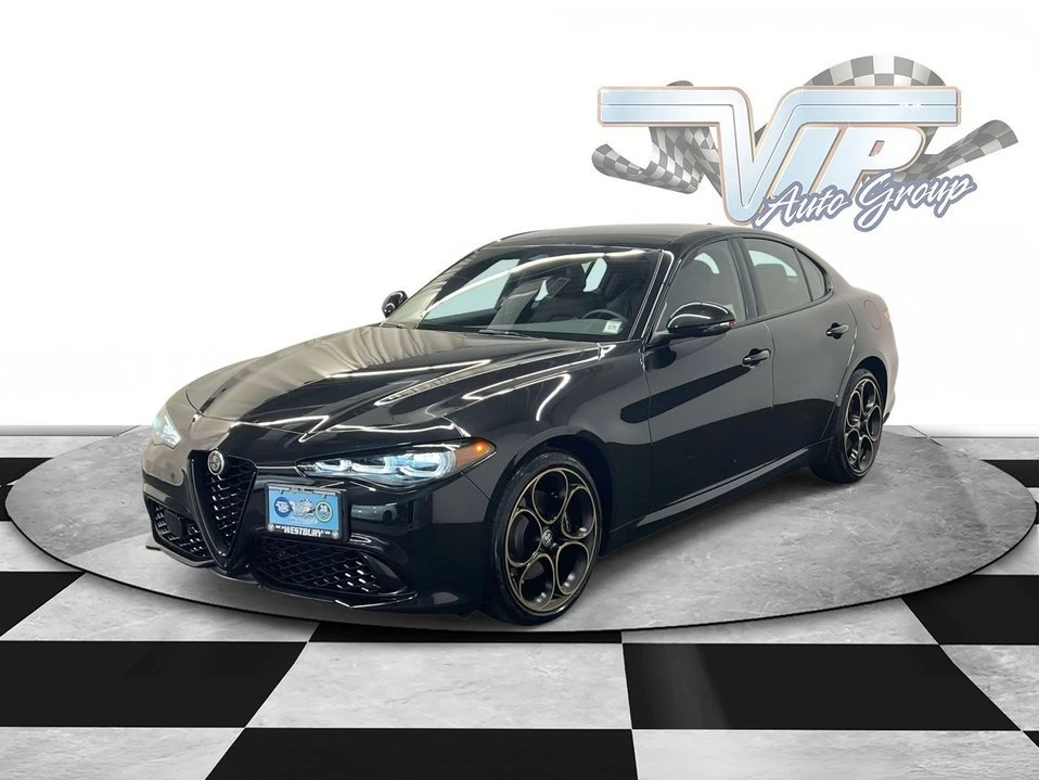 2025 Alfa Romeo Giulia - Image 4 of 10