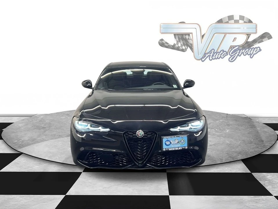 2025 Alfa Romeo Giulia - Image 2 of 10