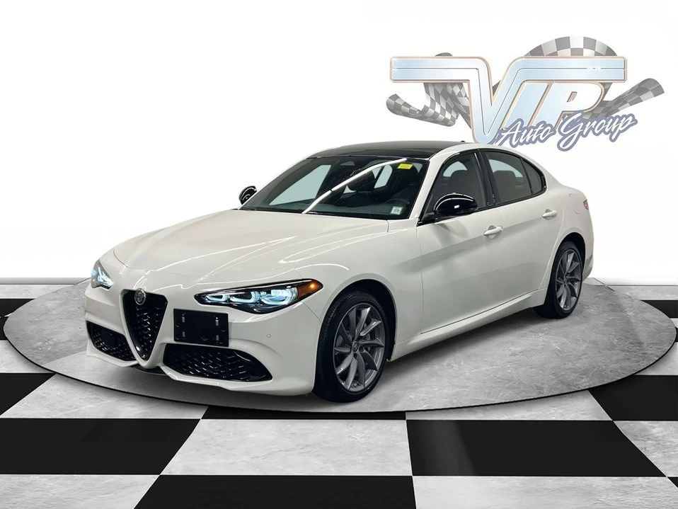 2025 Alfa Romeo Giulia - Image 3 of 9