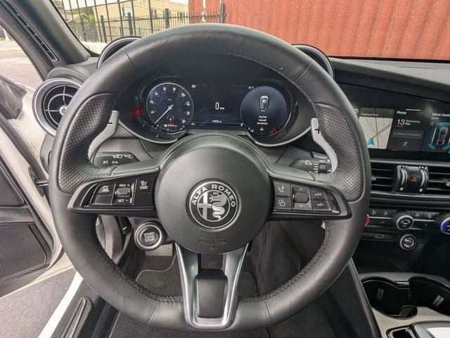 2025 Alfa Romeo Giulia - Image 5 of 9