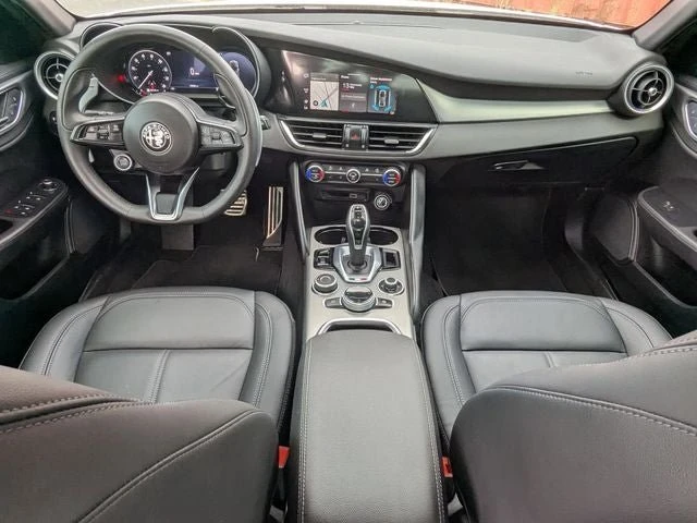 2025 Alfa Romeo Giulia - Image 4 of 9